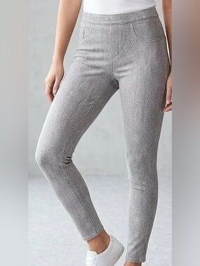 SPANX Light Gray Snake Print Jeggings size L